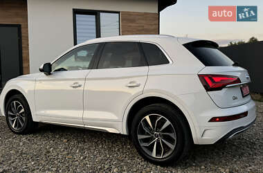 Внедорожник / Кроссовер Audi Q5 2021 в 