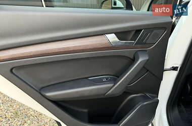 Внедорожник / Кроссовер Audi Q5 2021 в 