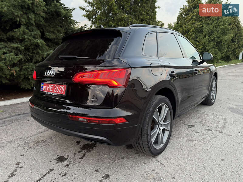 Позашляховик / Кросовер Audi Q5 2019 в Києві