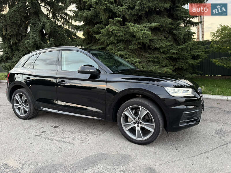 Позашляховик / Кросовер Audi Q5 2019 в Києві