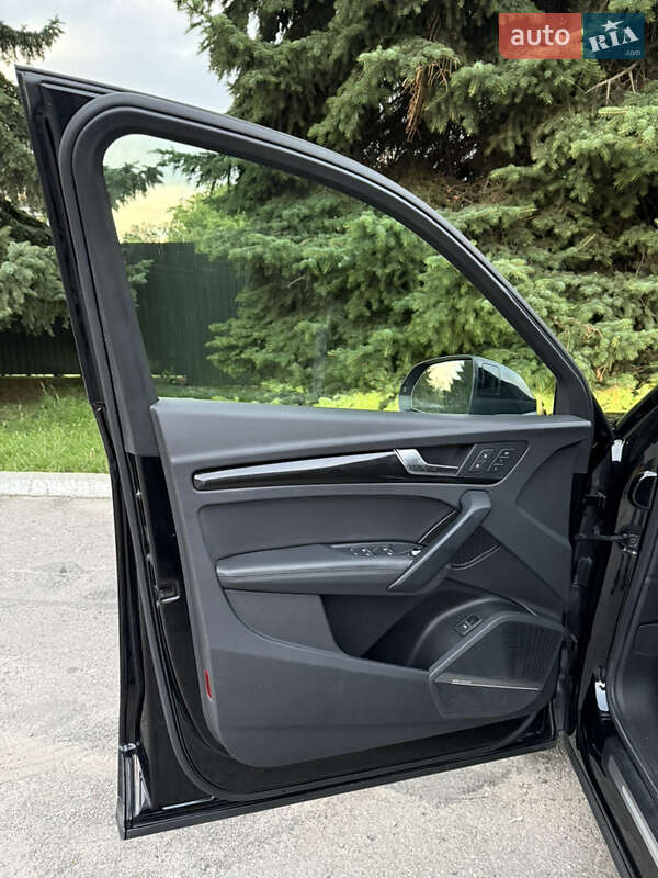 Позашляховик / Кросовер Audi Q5 2019 в Києві