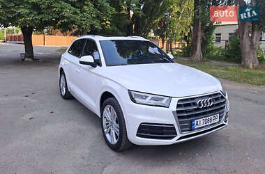 Внедорожник / Кроссовер Audi Q5 2018 в 