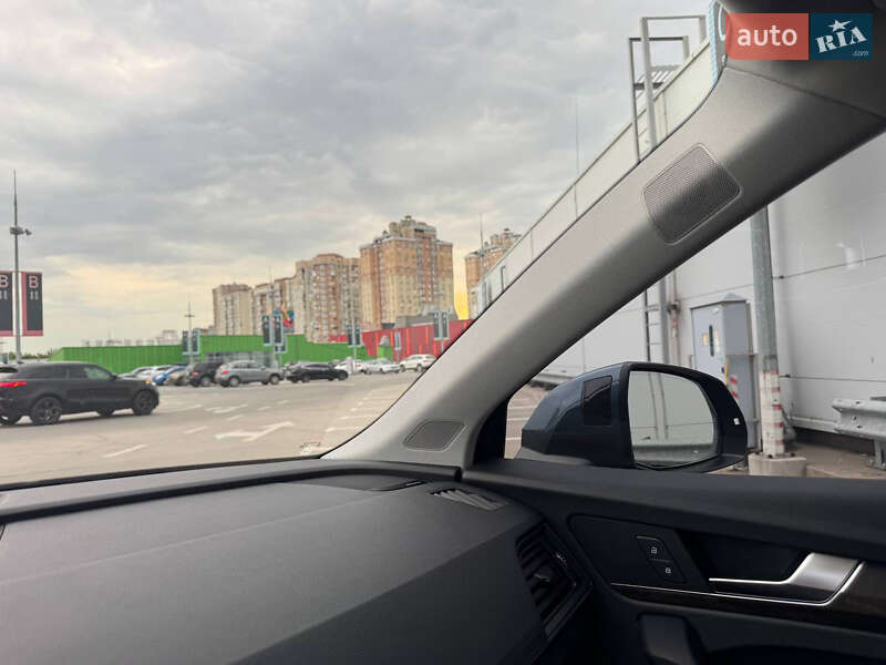 Внедорожник / Кроссовер Audi Q5 2018 в Киеве