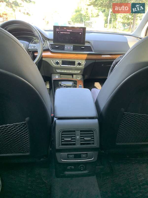 Позашляховик / Кросовер Audi Q5 2020 в Львові