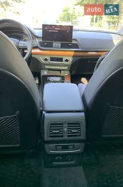 Внедорожник / Кроссовер Audi Q5 2020 в 