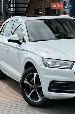 Внедорожник / Кроссовер Audi Q5 2020 в 