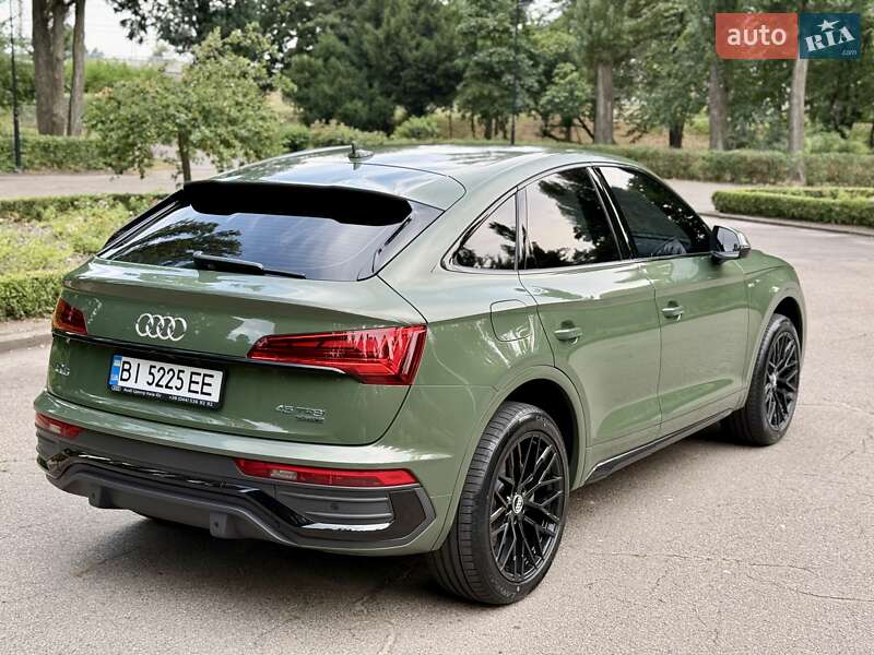 Позашляховик / Кросовер Audi Q5 2021 в Києві