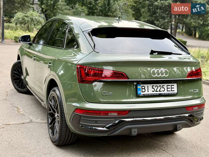 Позашляховик / Кросовер Audi Q5 2021 в Києві