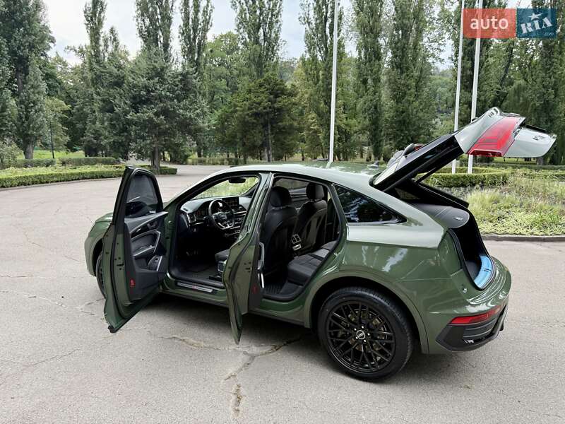 Позашляховик / Кросовер Audi Q5 2021 в Києві