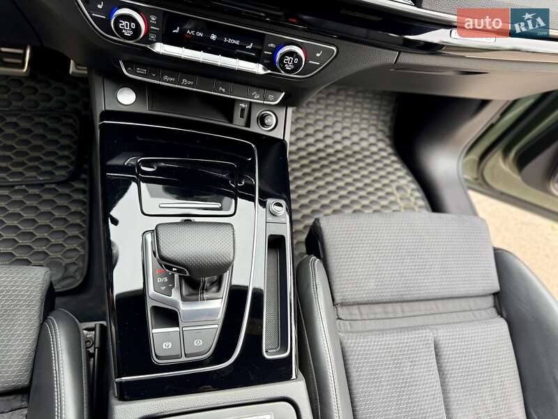 Позашляховик / Кросовер Audi Q5 2021 в Києві
