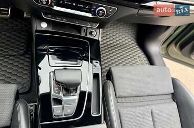 Внедорожник / Кроссовер Audi Q5 2021 в 