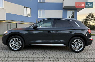 Внедорожник / Кроссовер Audi Q5 2018 в 