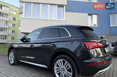 Внедорожник / Кроссовер Audi Q5 2018 в 