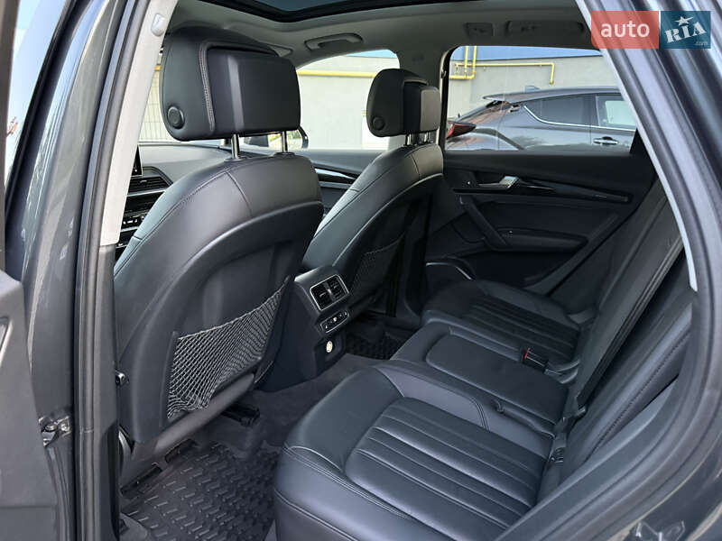 Позашляховик / Кросовер Audi Q5 2018 в Новояворівську