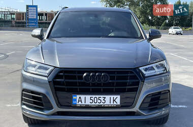 Внедорожник / Кроссовер Audi Q5 2017 в 