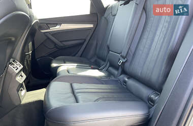 Внедорожник / Кроссовер Audi Q5 2017 в 