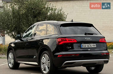 Внедорожник / Кроссовер Audi Q5 2018 в 