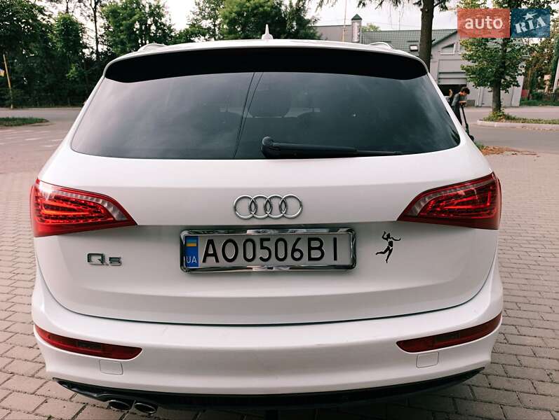 Внедорожник / Кроссовер Audi Q5 2011 в Ужгороде