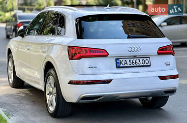 Внедорожник / Кроссовер Audi Q5 2018 в 