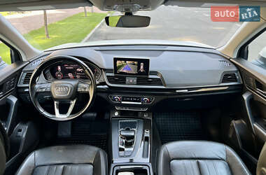Внедорожник / Кроссовер Audi Q5 2018 в 
