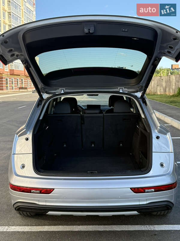 Внедорожник / Кроссовер Audi Q5 2021 в Умани