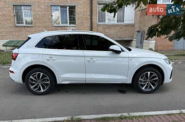Внедорожник / Кроссовер Audi Q5 2021 в 