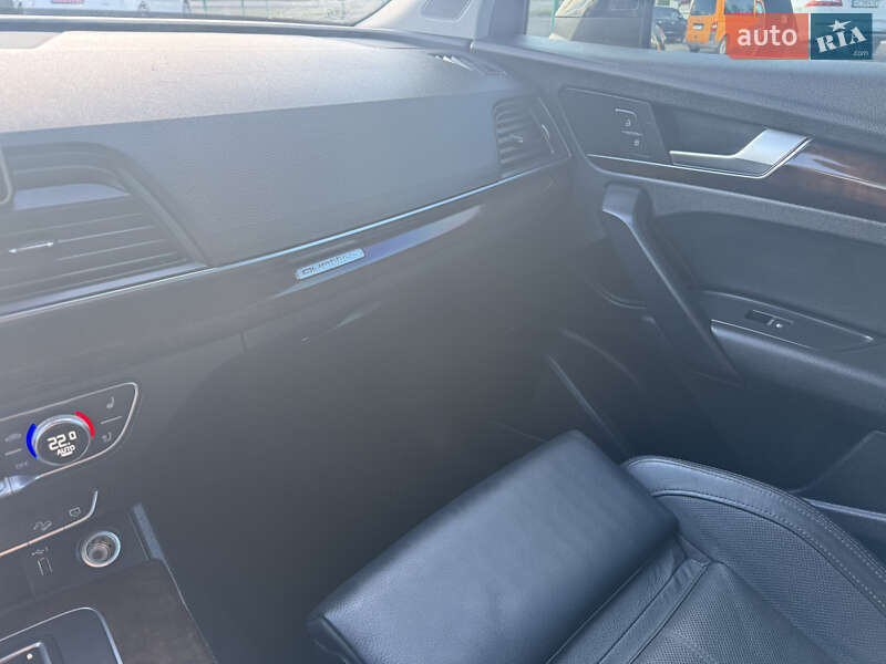 Внедорожник / Кроссовер Audi Q5 2018 в Луцке