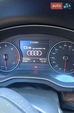 Внедорожник / Кроссовер Audi Q5 2017 в 