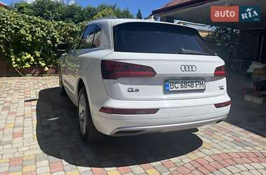 Внедорожник / Кроссовер Audi Q5 2017 в 