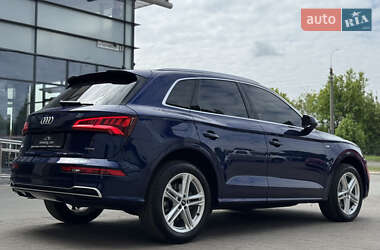 Внедорожник / Кроссовер Audi Q5 2020 в 