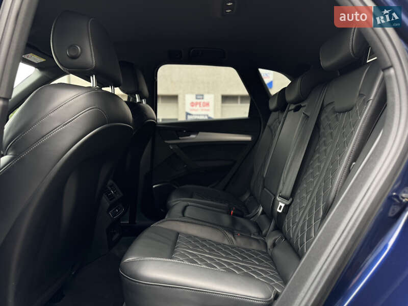 Позашляховик / Кросовер Audi Q5 2020 в Луцьку