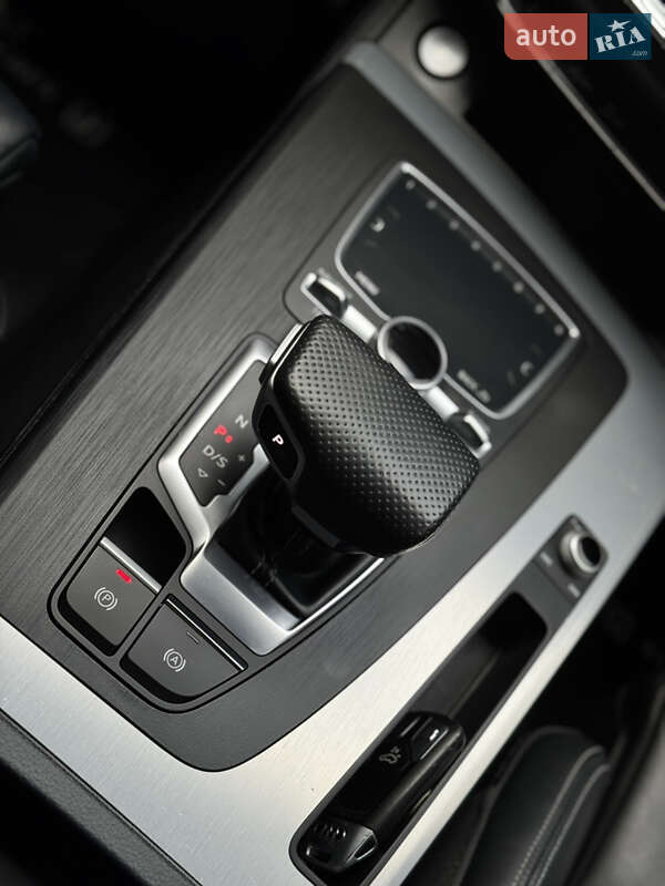 Позашляховик / Кросовер Audi Q5 2020 в Луцьку