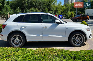 Внедорожник / Кроссовер Audi Q5 2015 в 