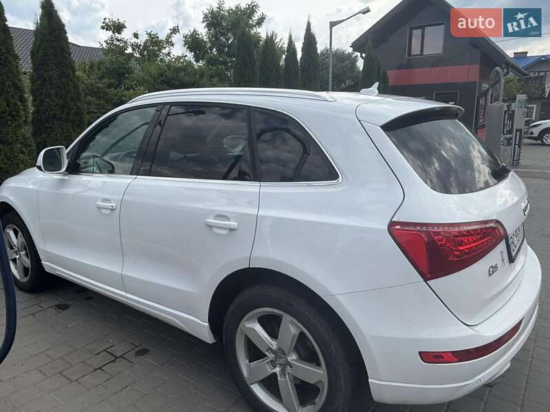 Позашляховик / Кросовер Audi Q5 2011 в Самборі