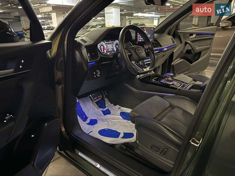 Позашляховик / Кросовер Audi Q5 2021 в Києві