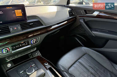 Внедорожник / Кроссовер Audi Q5 2018 в 