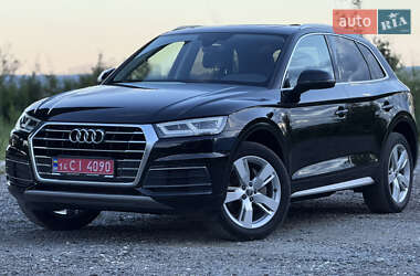 Внедорожник / Кроссовер Audi Q5 2017 в 