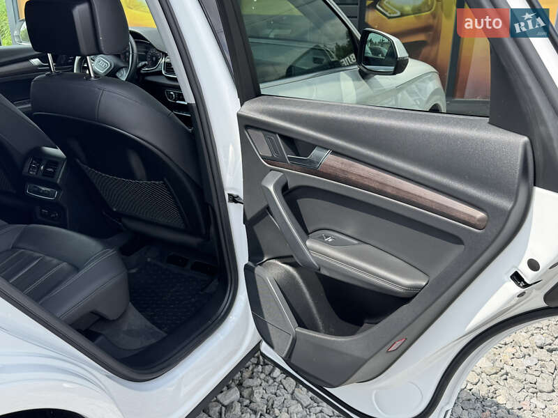 Позашляховик / Кросовер Audi Q5 2020 в Стрию