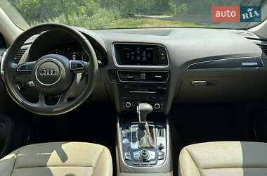 Внедорожник / Кроссовер Audi Q5 2015 в 
