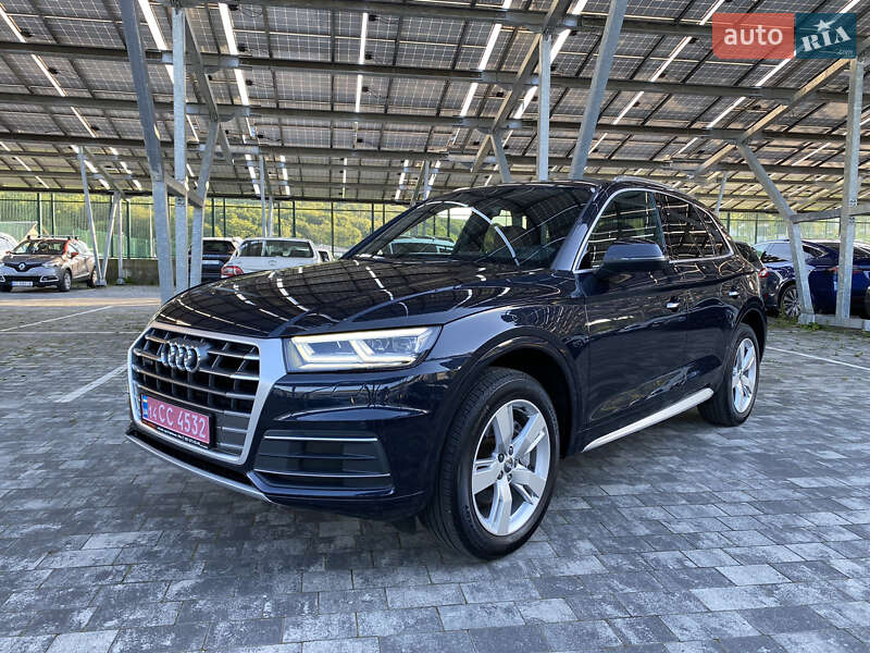 Внедорожник / Кроссовер Audi Q5 2017 в 