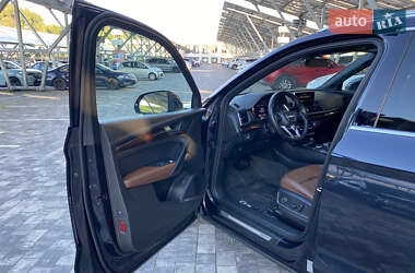 Внедорожник / Кроссовер Audi Q5 2017 в 