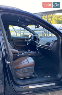 Внедорожник / Кроссовер Audi Q5 2017 в 