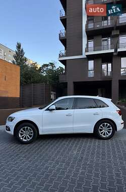 Внедорожник / Кроссовер Audi Q5 2015 в 