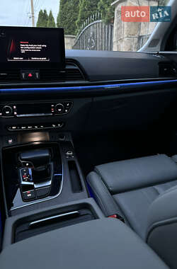 Внедорожник / Кроссовер Audi Q5 2021 в 