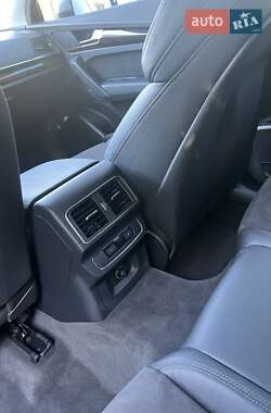Внедорожник / Кроссовер Audi Q5 2017 в 