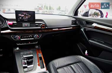 Внедорожник / Кроссовер Audi Q5 2017 в 