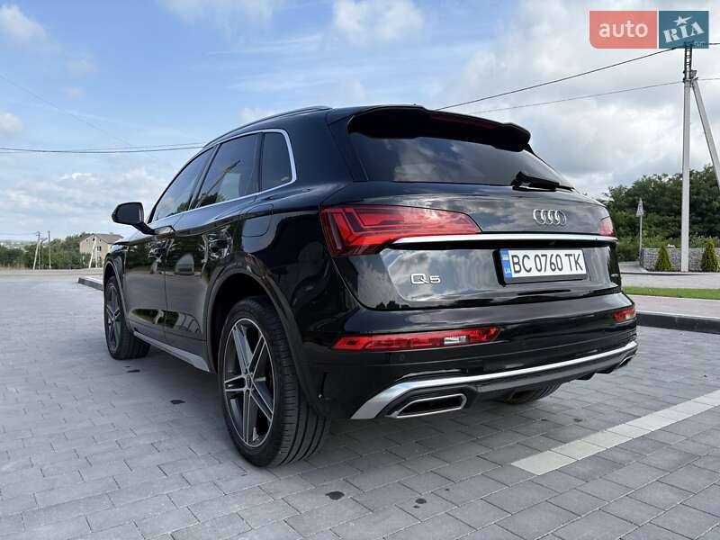 Позашляховик / Кросовер Audi Q5 2021 в Мостиській