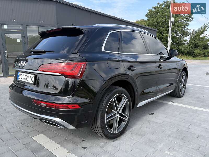 Позашляховик / Кросовер Audi Q5 2021 в Мостиській