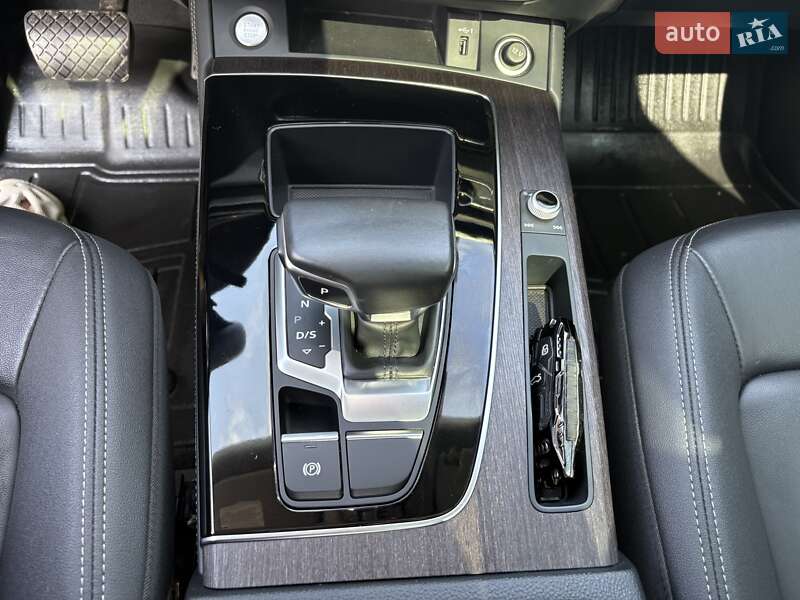 Позашляховик / Кросовер Audi Q5 2021 в Мостиській