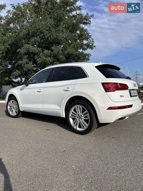 Внедорожник / Кроссовер Audi Q5 2017 в Киеве